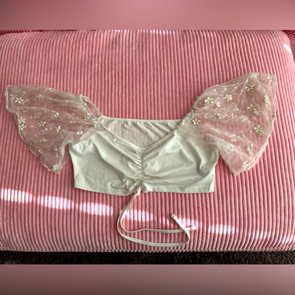 SHEIN Curve Crop Top